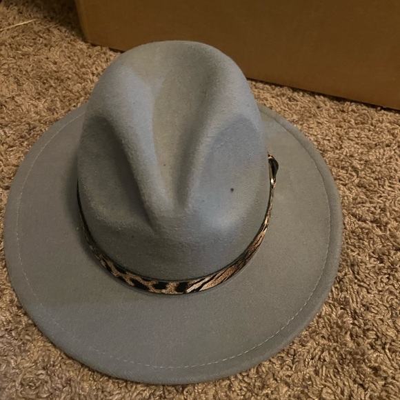 Womens Grey hat - Picture 2 of 2